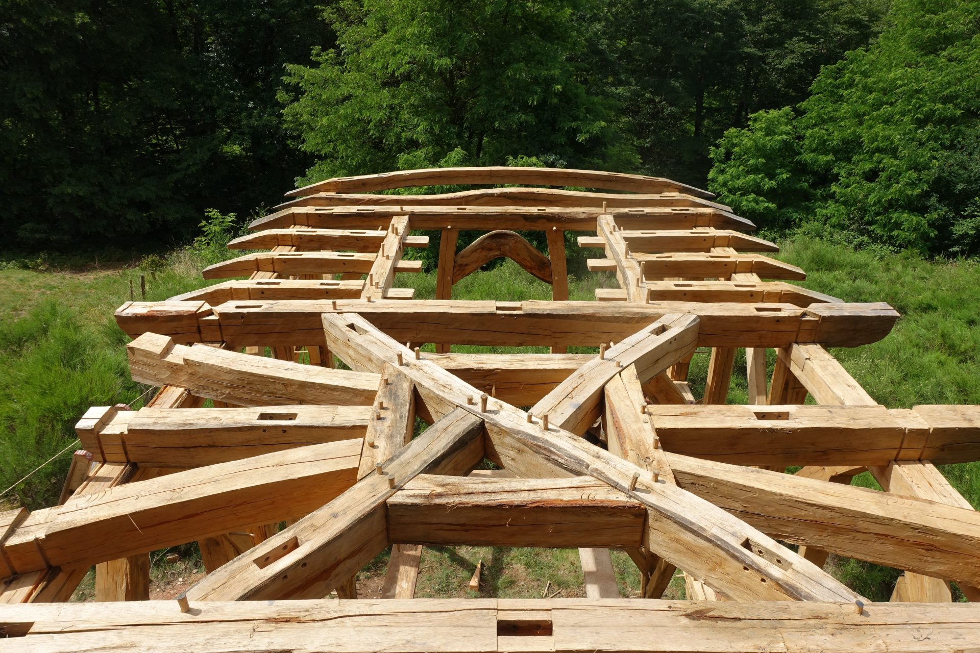 Enrayure (assemblage de plusieurs pièce de charpente horizontales pour faire un plancher)